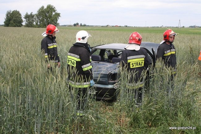 Wypadek na granicy powiatów - zdjęcia