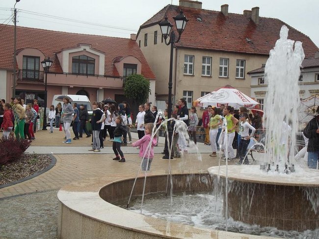 Eko-festyn zakończony deszczem - zdjęcia