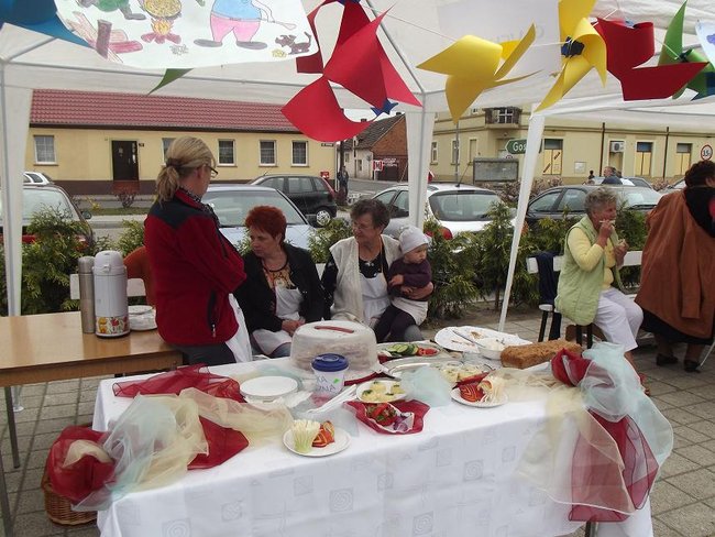 Zajadali się smażonym serem - zdjęcia