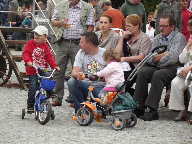 Zajadali się smażonym serem - zdjęcia