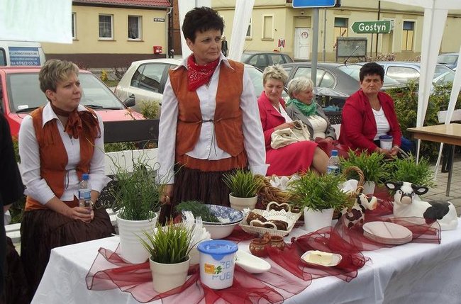 Zajadali się smażonym serem - zdjęcia