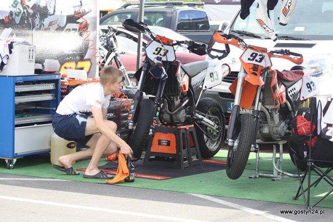 Widowiskowe Supermoto - zdjęcia