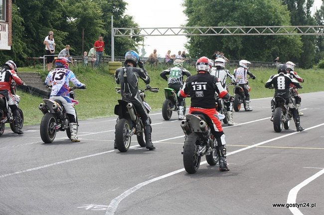 Widowiskowe Supermoto - zdjęcia