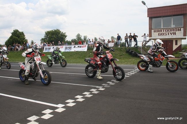 Widowiskowe Supermoto - zdjęcia