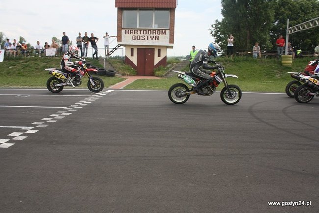 Widowiskowe Supermoto - zdjęcia
