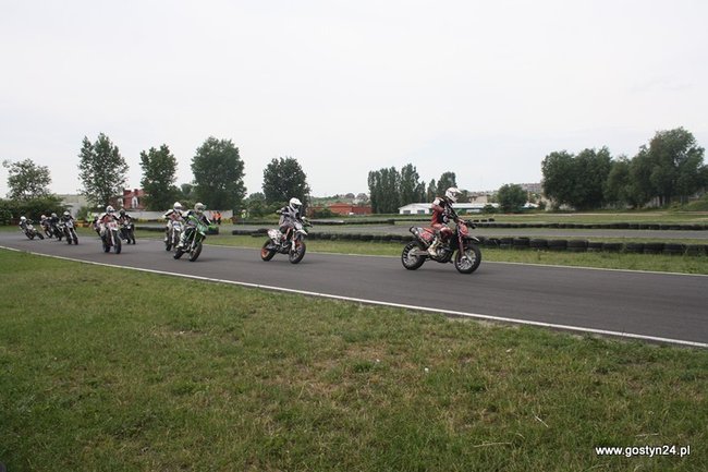 Widowiskowe Supermoto - zdjęcia