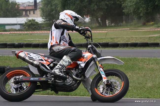 Widowiskowe Supermoto - zdjęcia