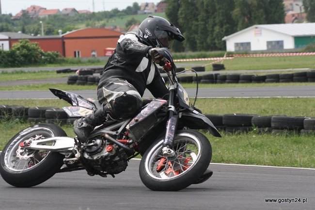 Widowiskowe Supermoto - zdjęcia