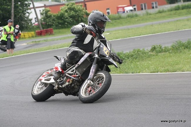 Widowiskowe Supermoto - zdjęcia