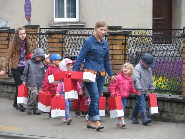 Pracowity tydzień przedszkolaków  - zdjęcia