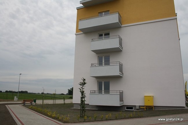 Wybudowany  po 12 latach - zdjęcia