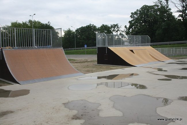 Nie taki skatepark straszny... -  zdjęcia