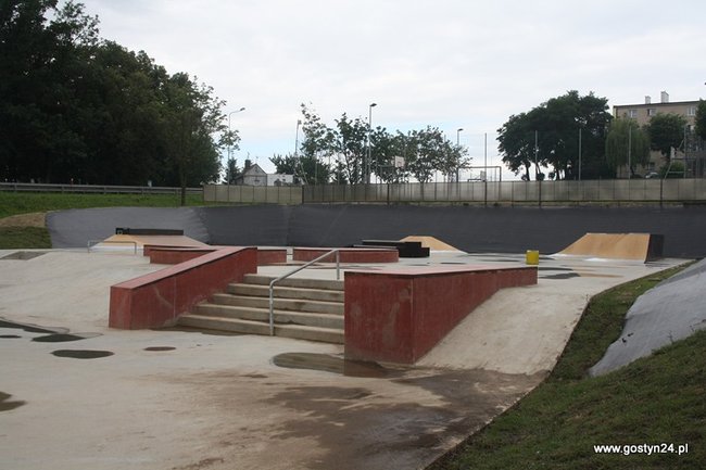 Nie taki skatepark straszny... -  zdjęcia