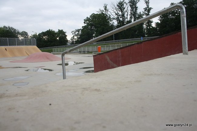 Nie taki skatepark straszny... -  zdjęcia