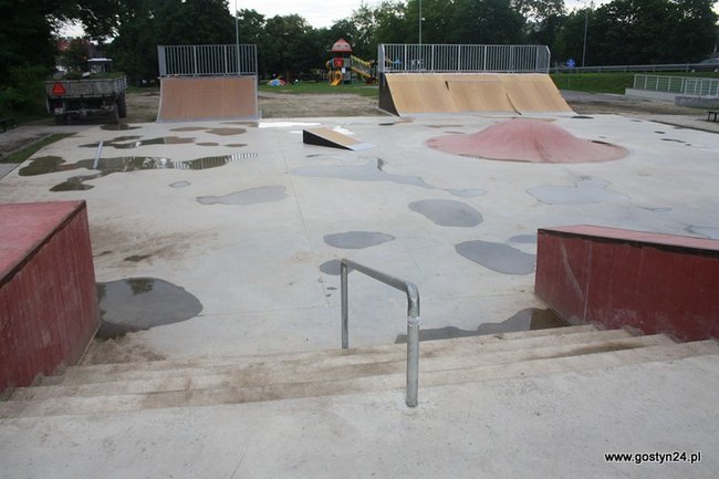 Nie taki skatepark straszny... -  zdjęcia
