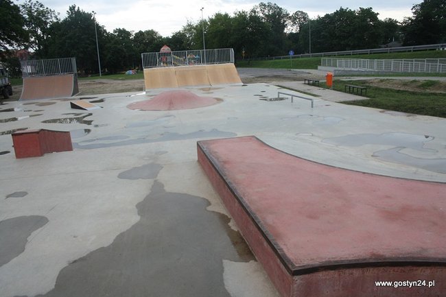 Nie taki skatepark straszny... -  zdjęcia