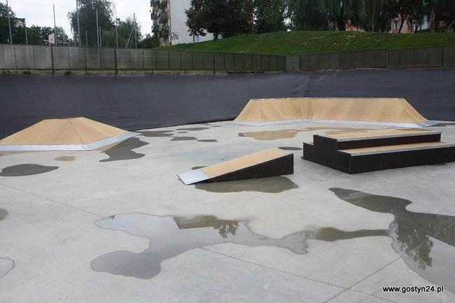 Nie taki skatepark straszny... -  zdjęcia
