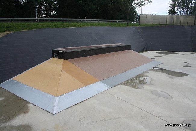 Nie taki skatepark straszny... -  zdjęcia