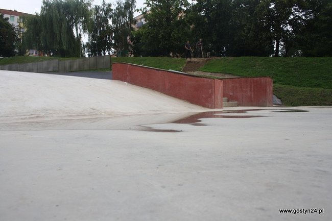 Nie taki skatepark straszny... -  zdjęcia