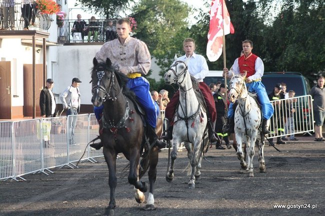 Poniec bawił się do rana - zdjęcia