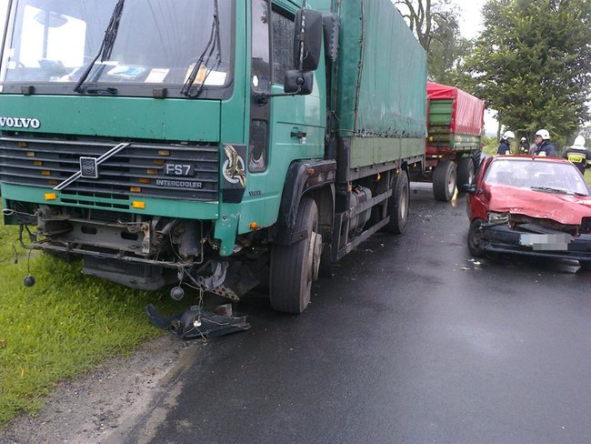 Osobowym w ciężarówkę - zdjęcia