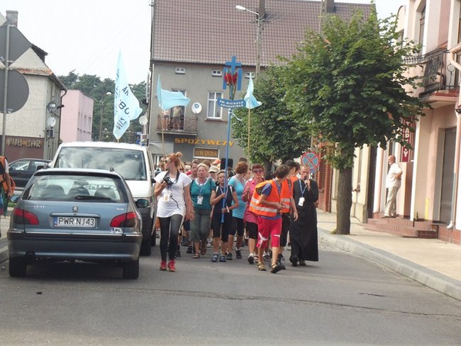 Piaskowianie ugościli pątników - zdjęcia