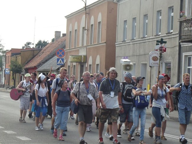 Piaskowianie ugościli pątników - zdjęcia