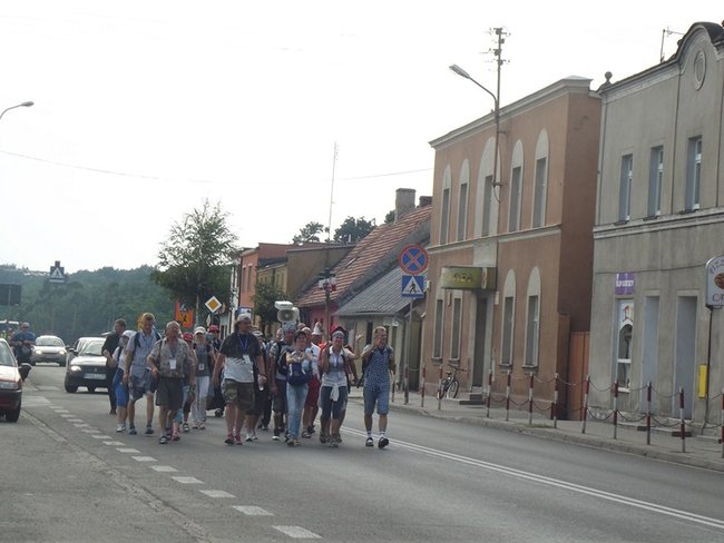 Piaskowianie ugościli pątników - zdjęcia
