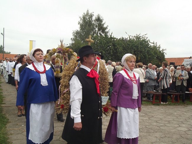 Poświęcili chleb, kwiaty i zioła - zdjęcia