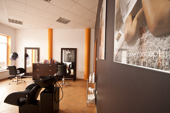 Zapraszają na wielkie otwarcie salonu - zdjęcia