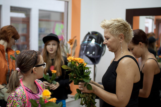 Nie spodziewali się tylu klientów - fotorelacja z otwarcia salonu