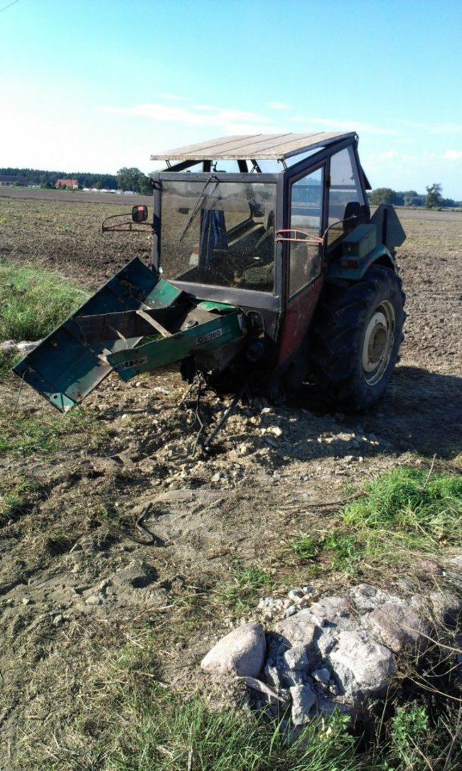 Ciągnik rozpadł się na dwie części ? zdjęcia