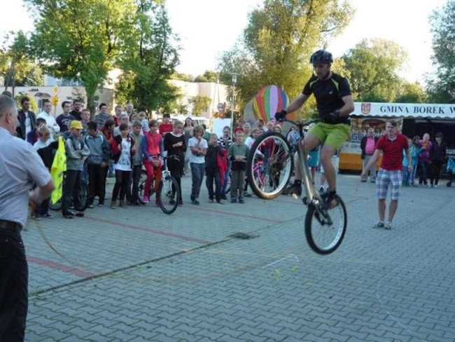 Rowerowa jazda, bez trzymanki - zdjęcia