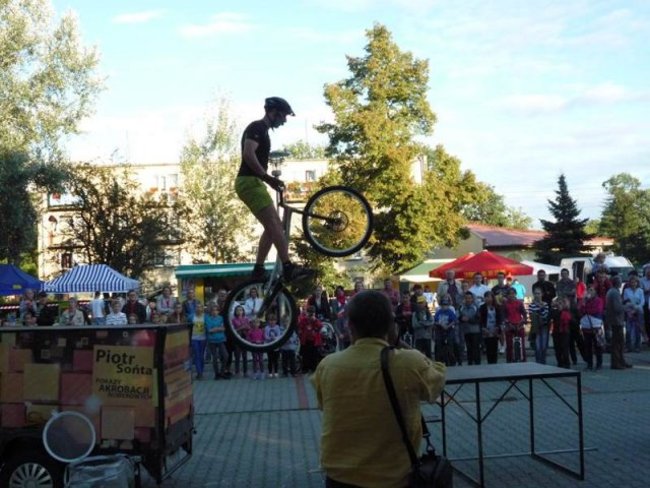 Rowerowa jazda, bez trzymanki - zdjęcia