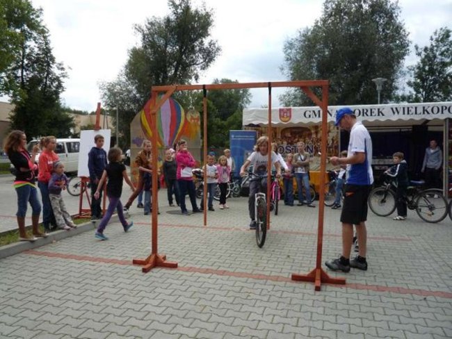 Rowerowa jazda, bez trzymanki - zdjęcia