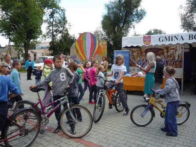 Rowerowa jazda, bez trzymanki - zdjęcia