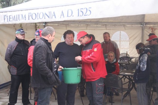 Mistrz wyciągnął 11 kg płoci - zdjęcia