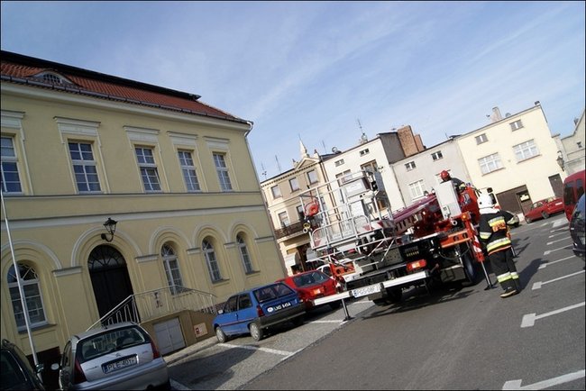 Pożar ratusza w Poniecu - zdjęcia
