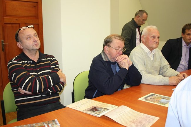 Zabytkowe ornaty  na kalendarzu - zdjęcia