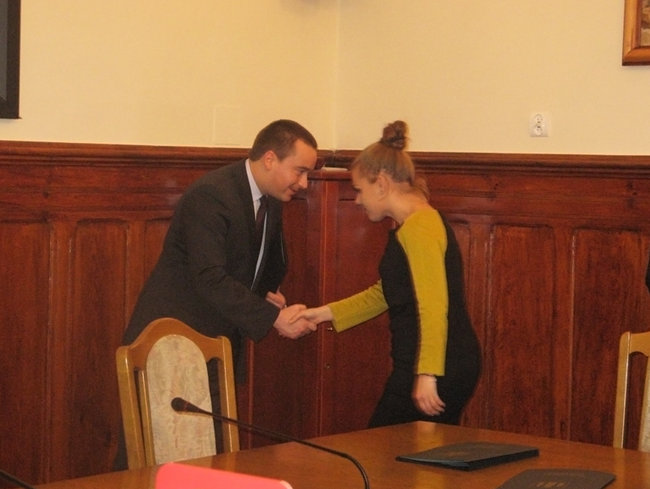 Wręczono stypendia studentom - zdjęcia