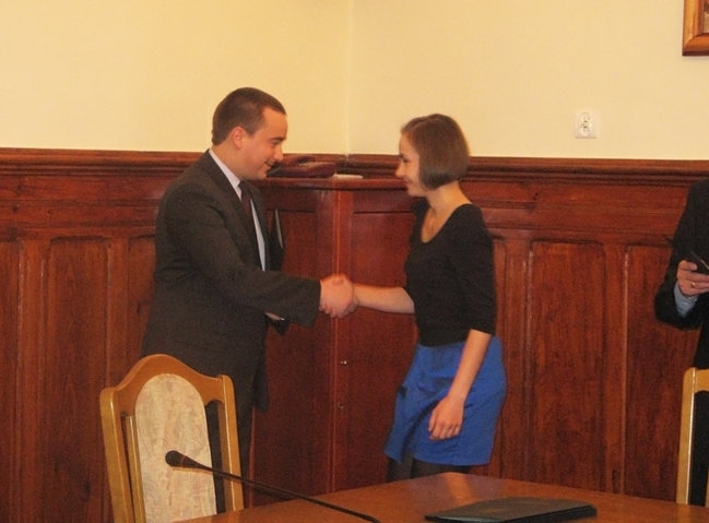Wręczono stypendia studentom - zdjęcia