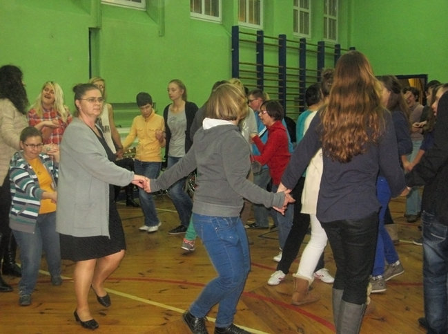Integracyjne andrzejki w liceum - zdjęcia