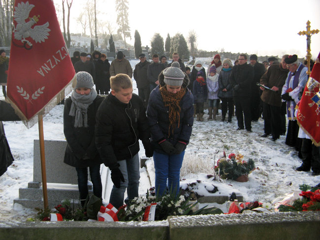 W hołdzie rozstrzelanym - zdjęcia