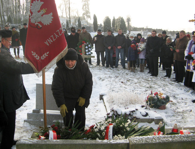 W hołdzie rozstrzelanym - zdjęcia