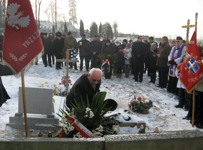 W hołdzie rozstrzelanym - zdjęcia
