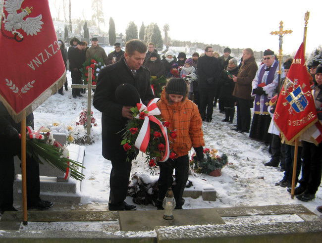 W hołdzie rozstrzelanym - zdjęcia