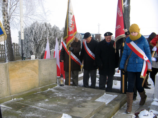 W hołdzie rozstrzelanym - zdjęcia
