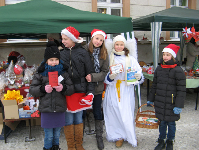 Kiermasz w świątecznym klimacie - zdjęcia