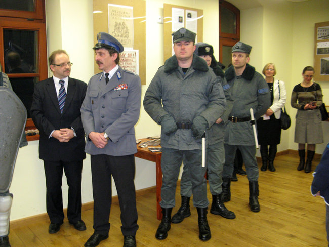 Przeniesieni w czasie - zdjęcia