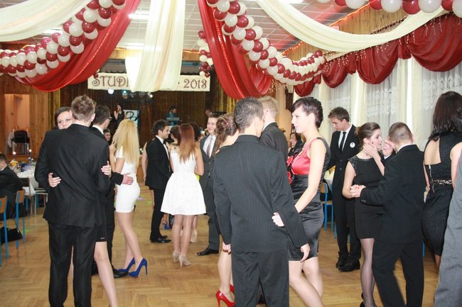 Studniówkowy sezon rozpoczęty - fotorelacja